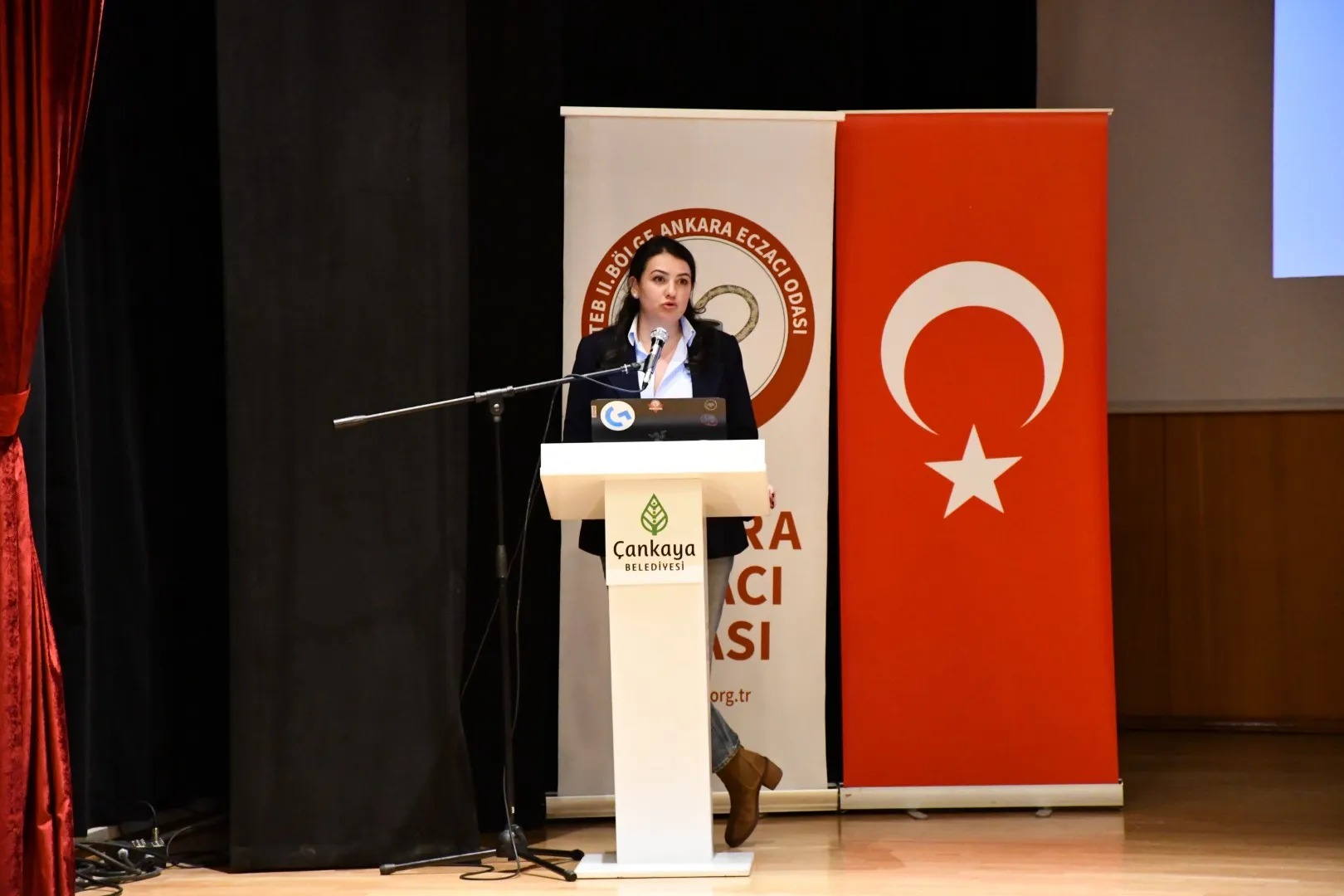 Eczane Staj Eğitimi Düzenlendi