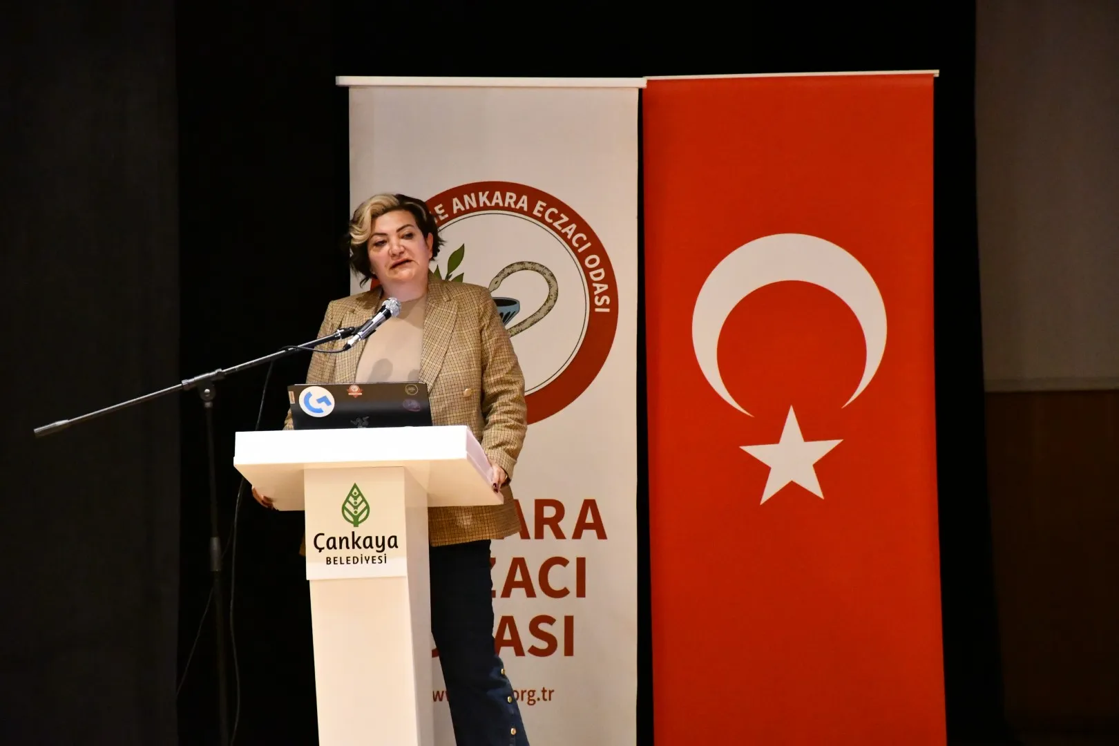 Eczane Staj Eğitimi Düzenlendi