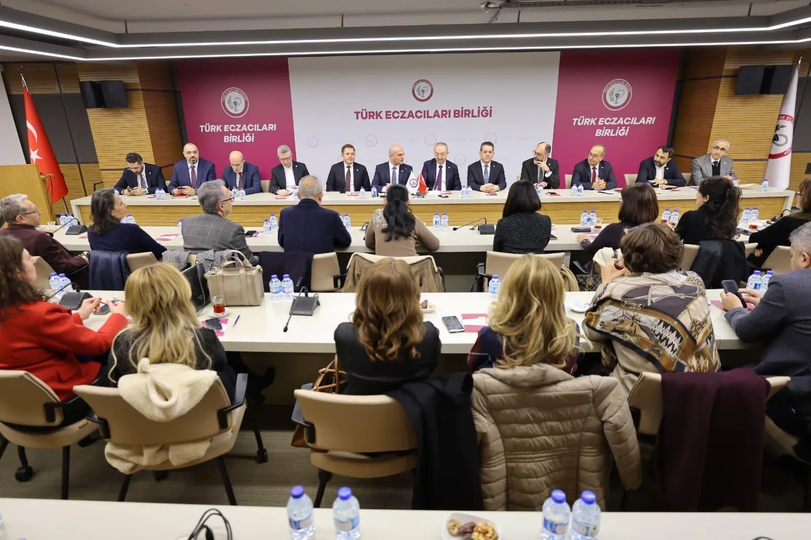 Oda Yöneticilerimiz Türk Eczacıları Birliği’ni Ziyaret Etti