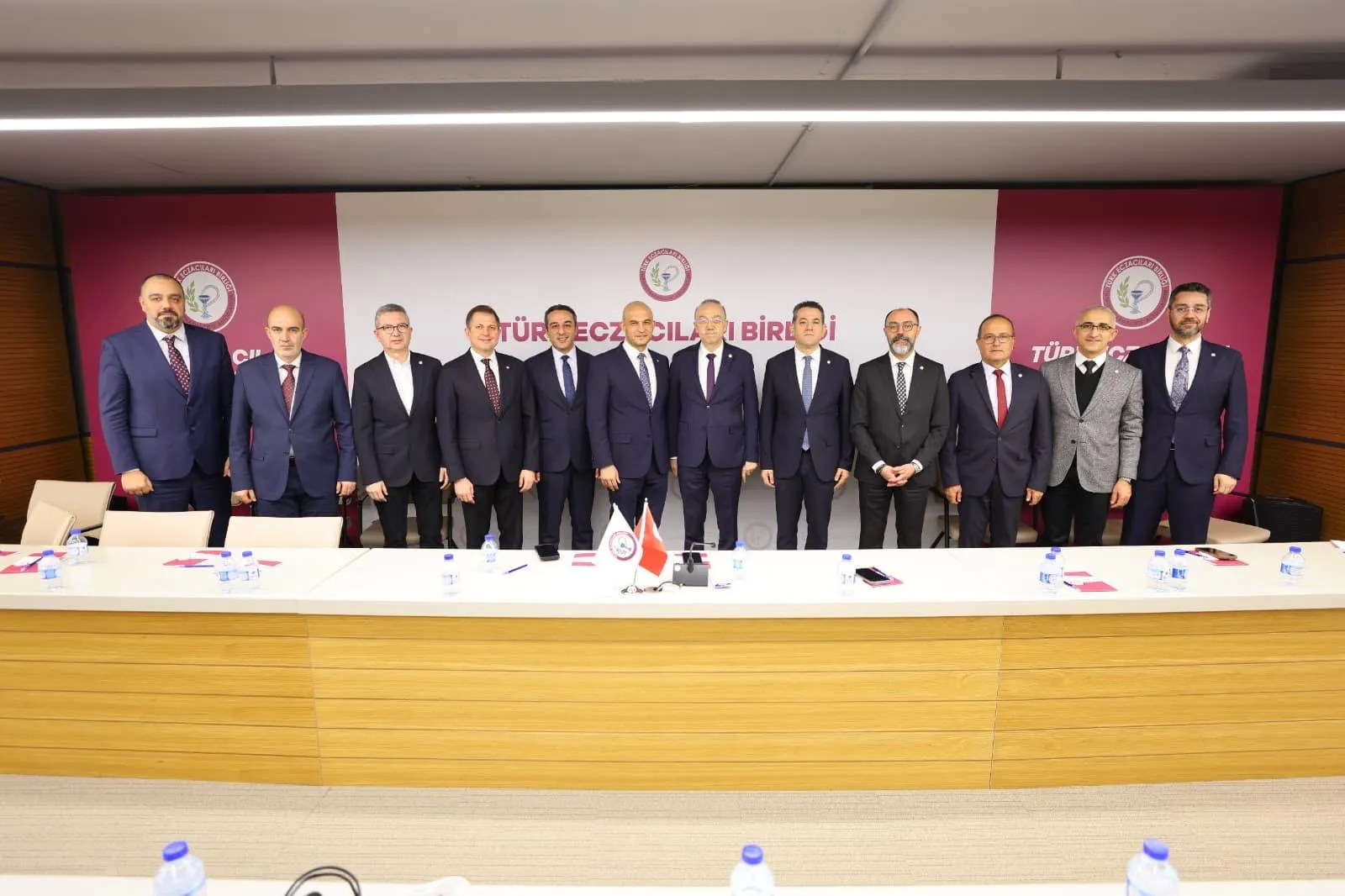 Oda Yöneticilerimiz Türk Eczacıları Birliği’ni Ziyaret Etti