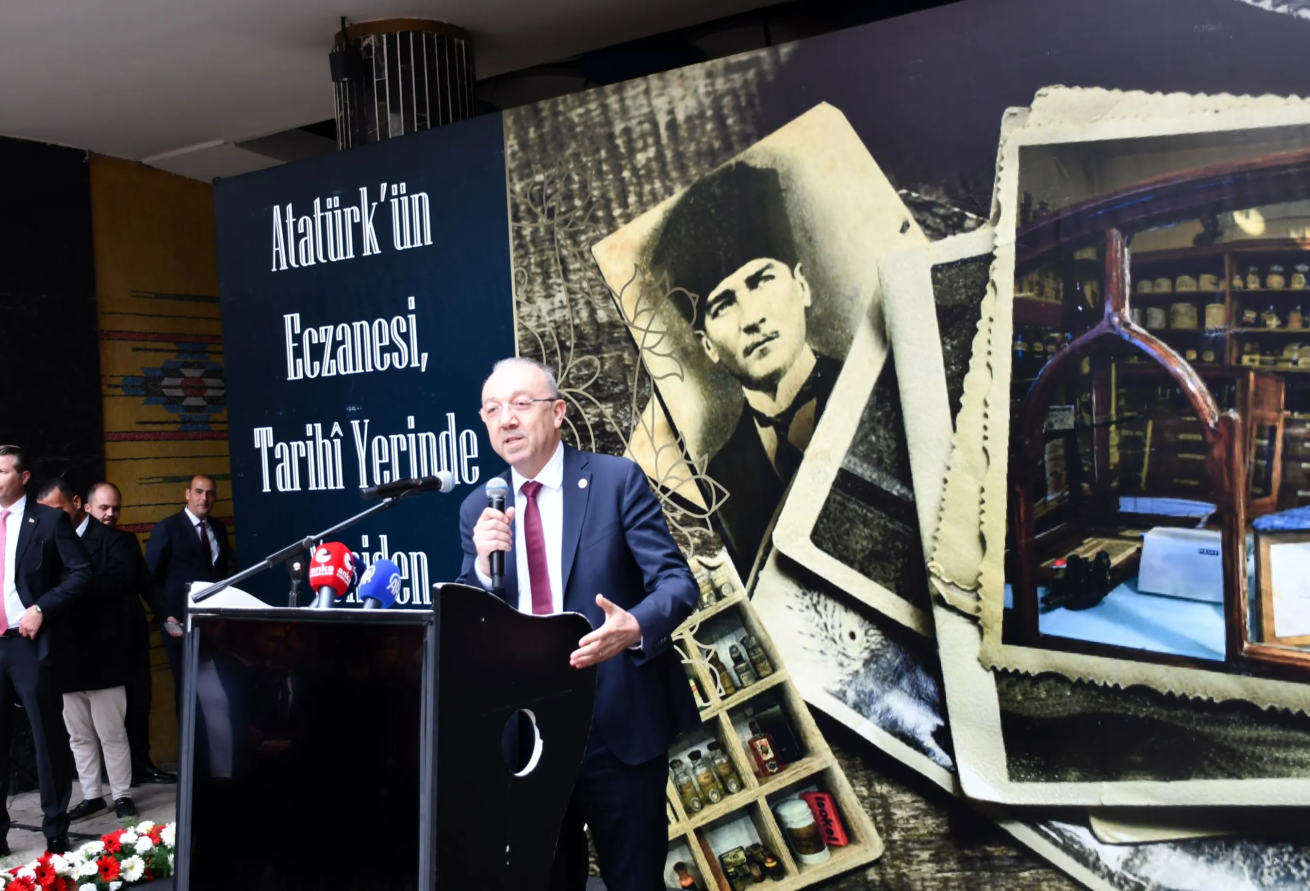 Ankara Eczacılık Tarihi Sergi Evi Açıldı