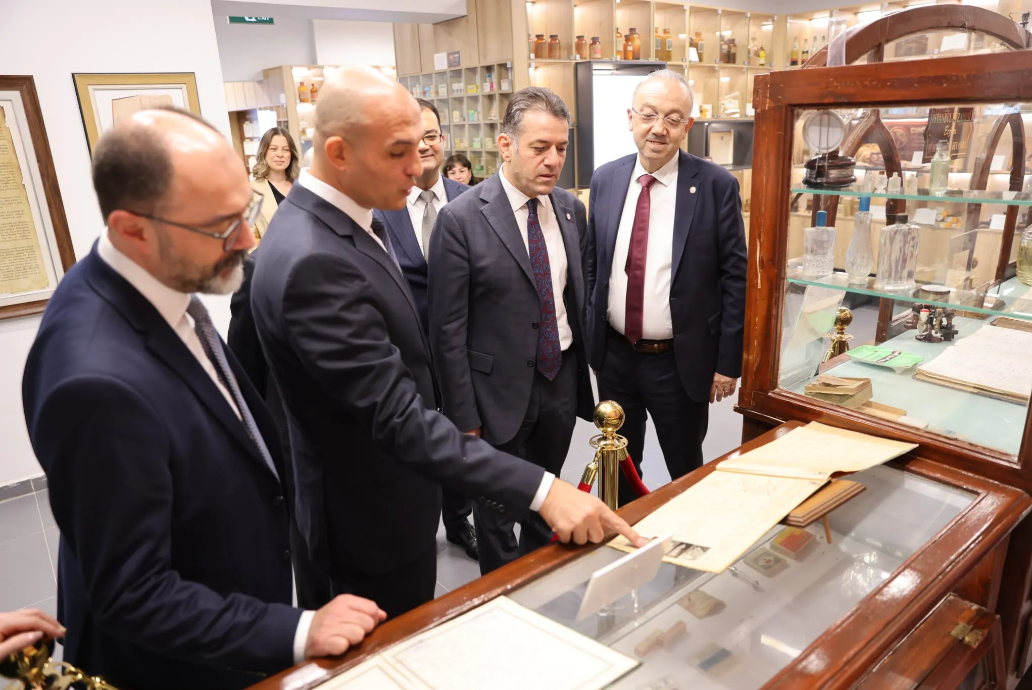 Ankara Eczacılık Tarihi Sergi Evi Açıldı